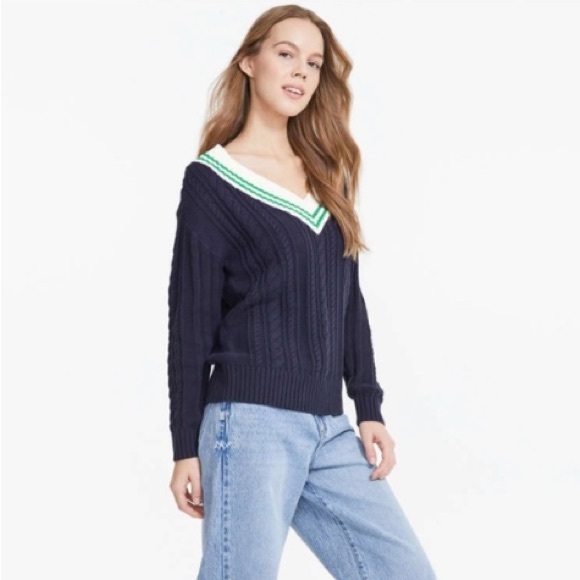 🧡 Collegiate theme v-neck sweater - Picture 2 of 5